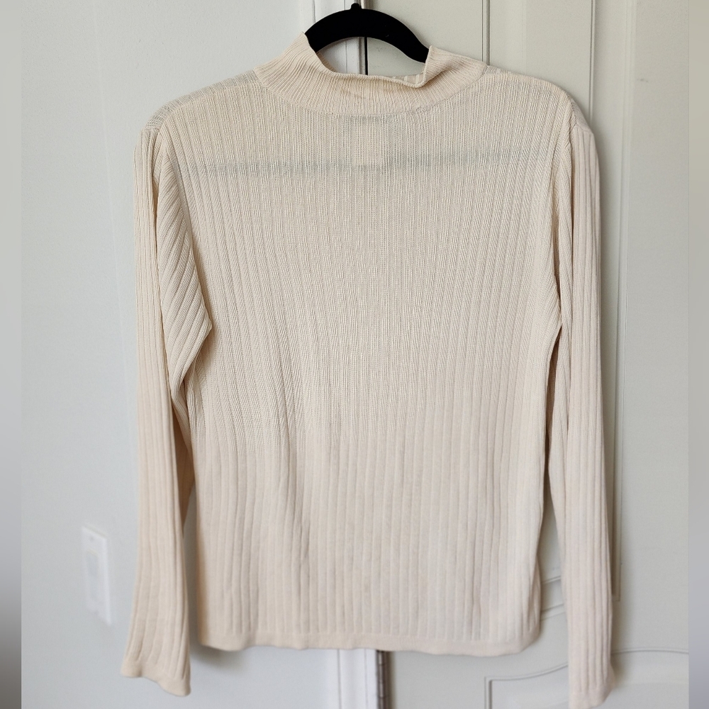 Norm Thompson 100% Silk Turtleneck Sweater Ivory/Cream S - Picture 5 of 6